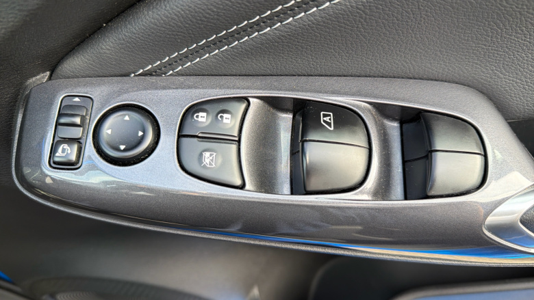 Nissan Juke 1.0 DiG-T 114 N-Connecta 5dr Petrol Hatchback